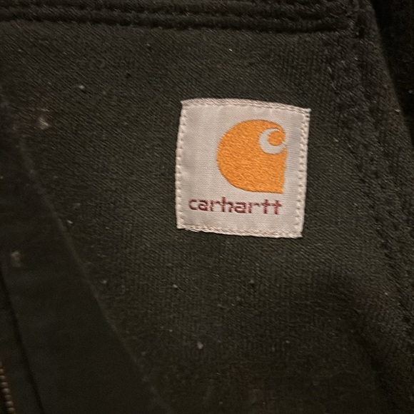 I’m selling a black zip up hoodie size XL - Picture 4 of 4